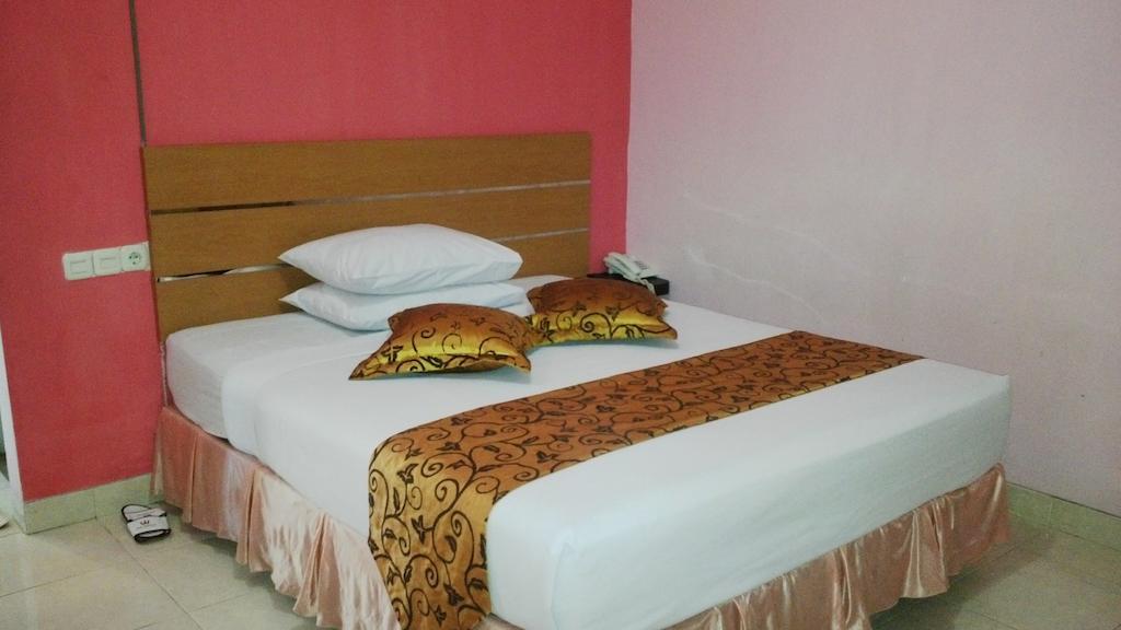 The Waigo Hotel Sorong Habitación foto